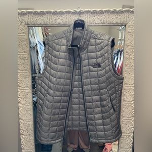 NORTH FACE MENS VEST